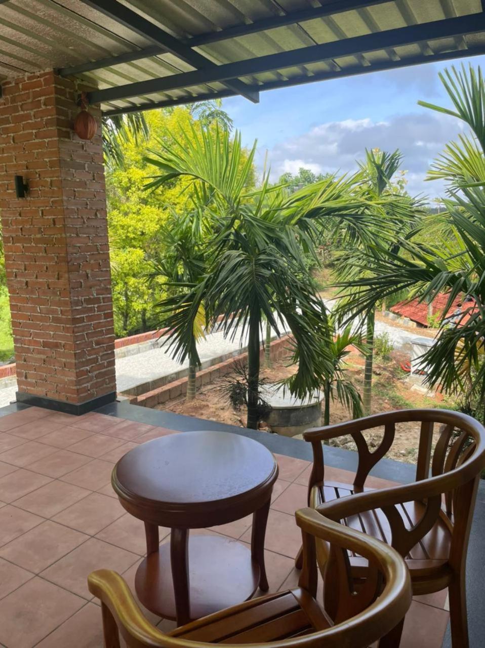 Hotel Biranji Aqua Retreat Chikmagalūr Zewnętrze zdjęcie