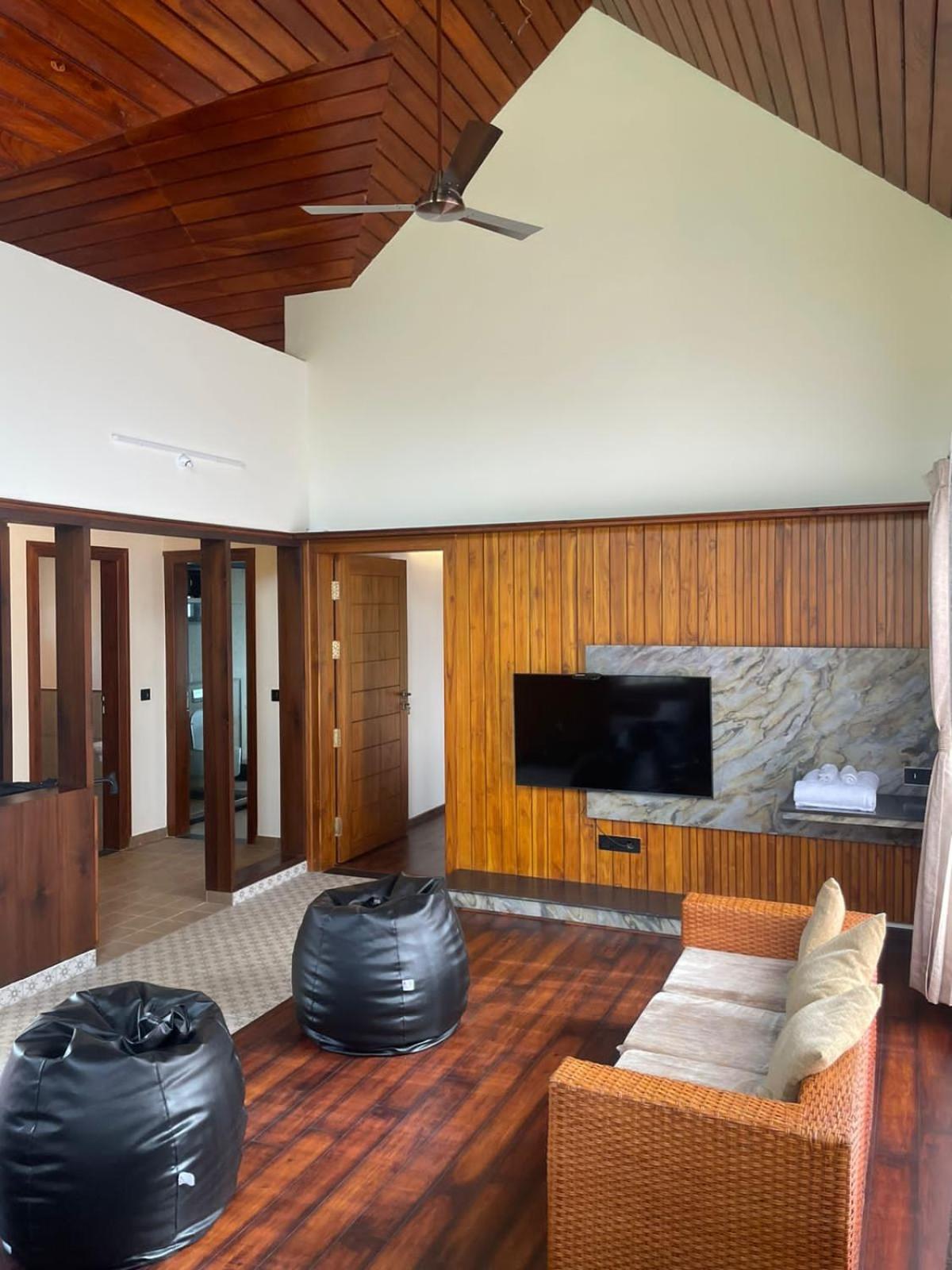 Hotel Biranji Aqua Retreat Chikmagalūr Zewnętrze zdjęcie